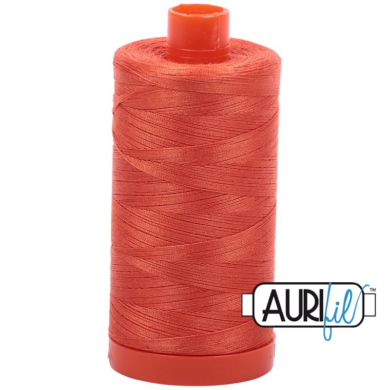 Fil à courtepointe Aurifil Coton 50wt - View 20