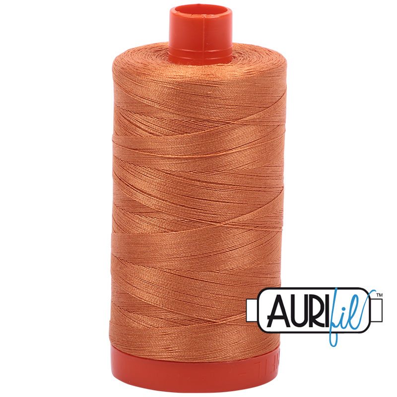 Fil à courtepointe Aurifil Coton 50wt - View 240