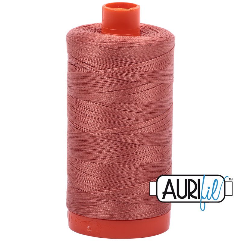 Fil à courtepointe Aurifil Coton 50wt - View 266