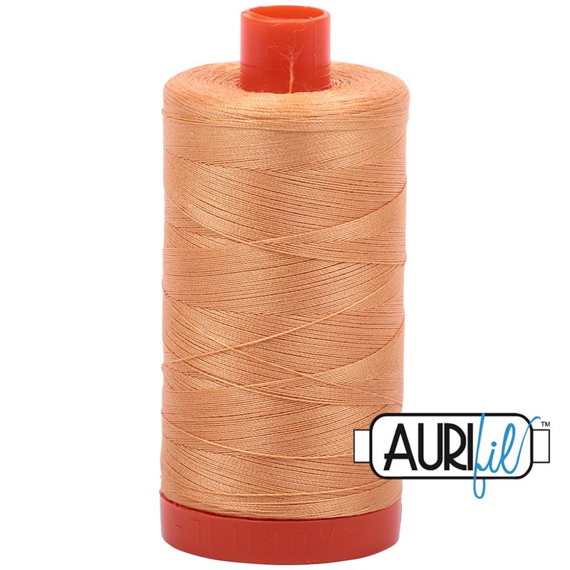 Fil à courtepointe Aurifil Coton 50wt - View 52