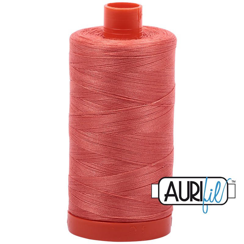 Fil à courtepointe Aurifil Coton 50wt - View 55