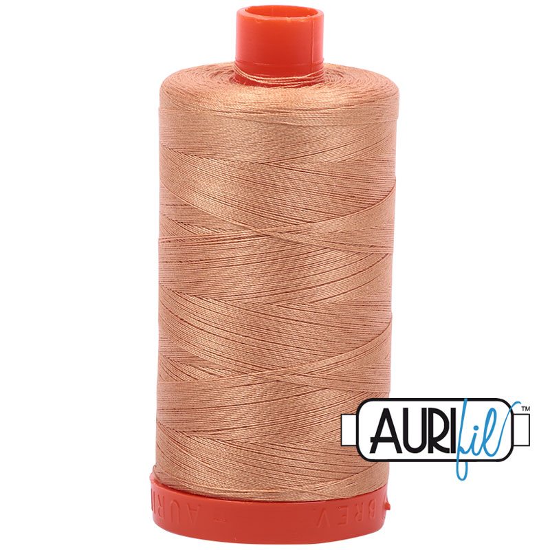 Fil à courtepointe Aurifil Coton 50wt - View 73
