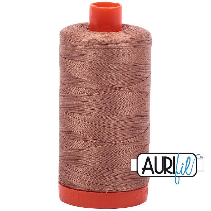 Fil à courtepointe Aurifil Coton 50wt - View 79